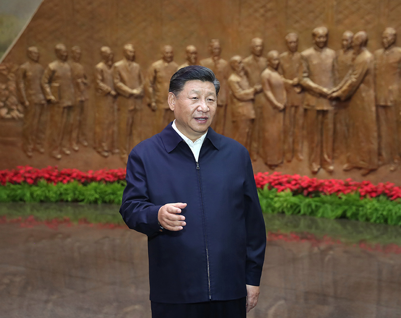 9月12日，中共中央總書記、國家主席、中央軍委主席習(xí)近平視察中共中央北京香山革命紀念地。這是習(xí)近平在香山革命紀念館參觀《為新中國奠基》主題展覽，并發(fā)表重要講話。